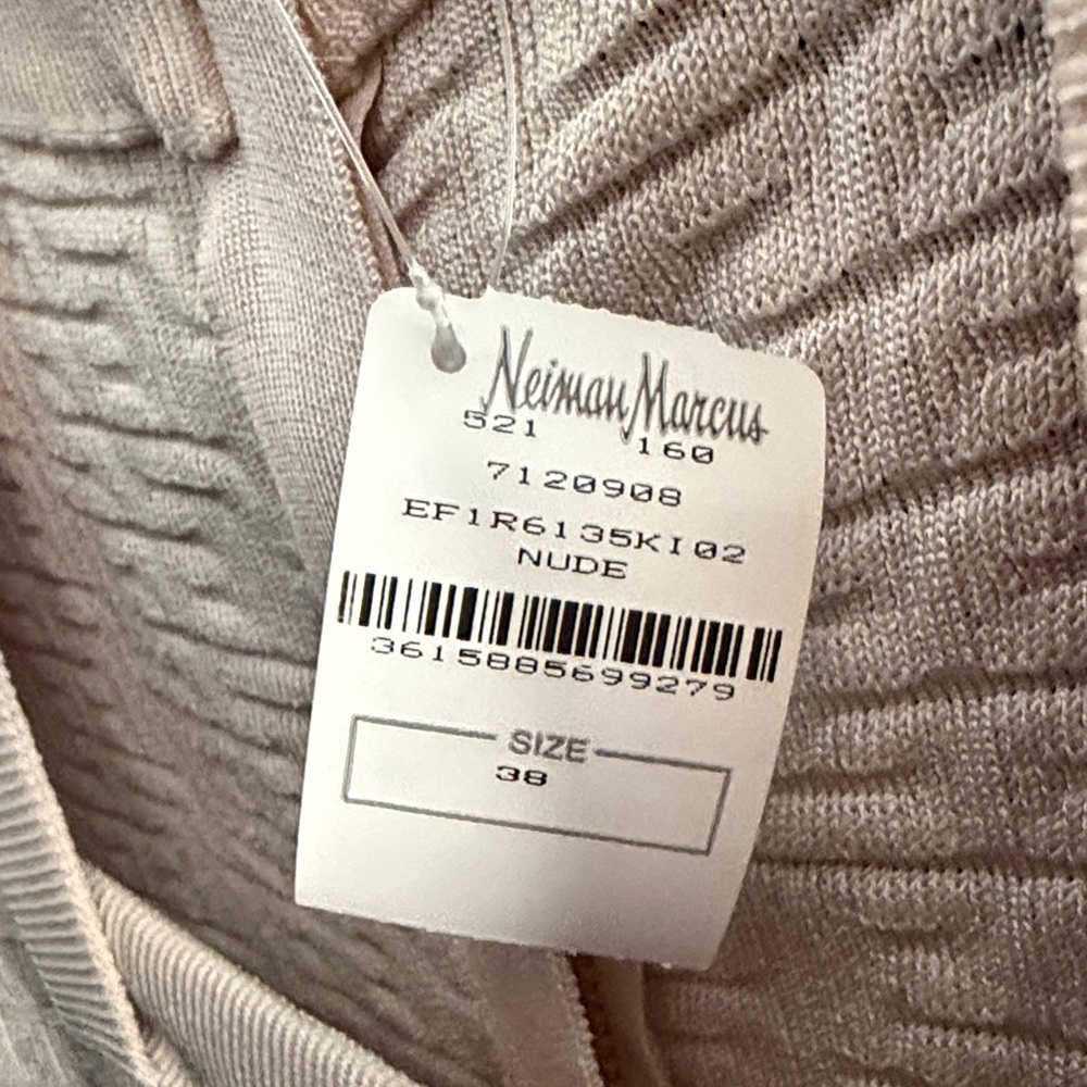 NWT, Women’s BALMAIN
Beige Monogram Dress, size 38 US size Medium - Picture 15 of 16
